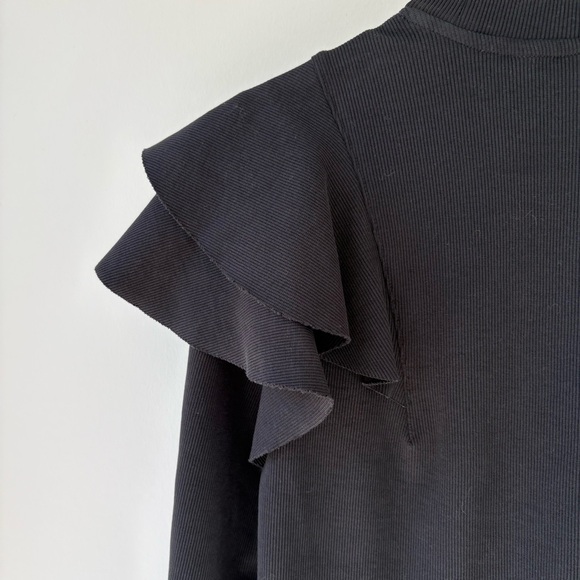 Veronica Beard Jeans Freida Ruffle Turtleneck Black Top Size M - Picture 8 of 8